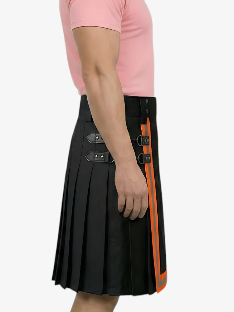 Schwarzer Feuerwehr Kilt mit orangefarbenen Streifen