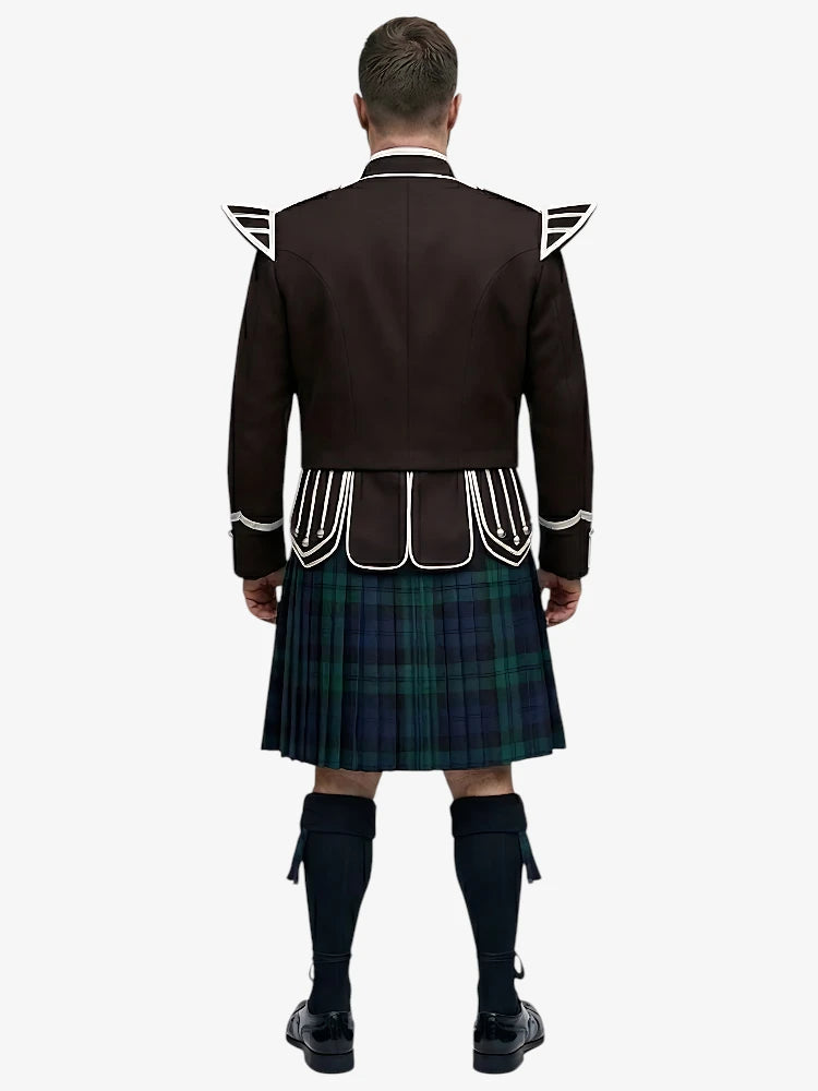 Black Watch Tartan Doublet Kilt Outfit mit dunkelbrauner Jacke