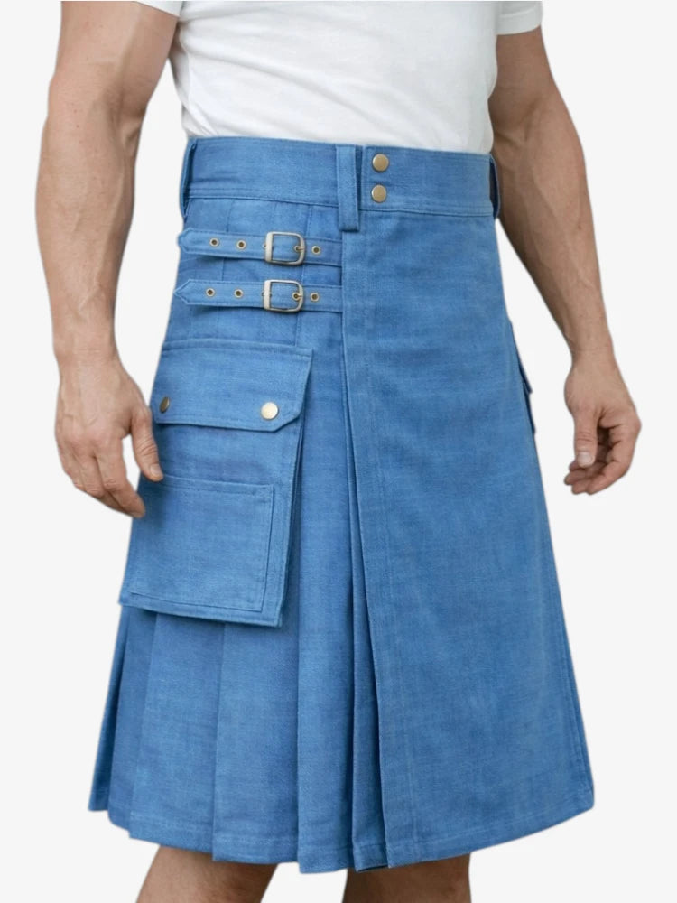 Klassischer moderner blauer Denim-Kilt mit verstellbaren Riemen