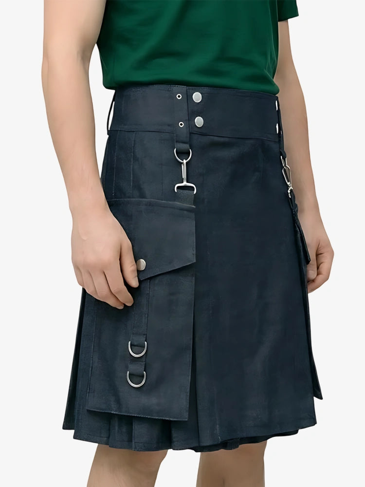 Maßgefertigter schwarzer Denim Kilt mit Schnallen