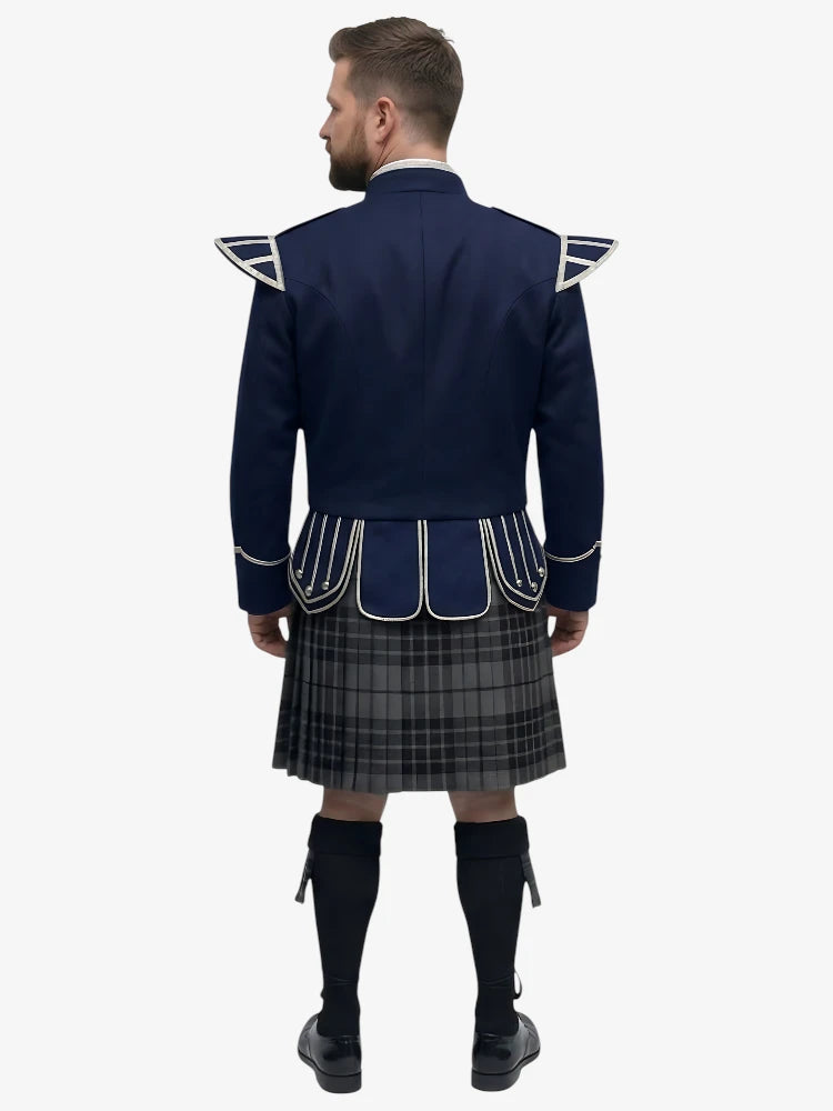 Grey Watch Tartan Doublet Kilt Outfit mit Marineblauer Jacke